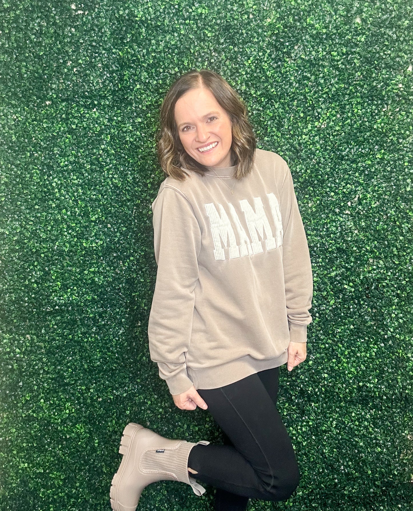 Mama Applique Sweatshirt