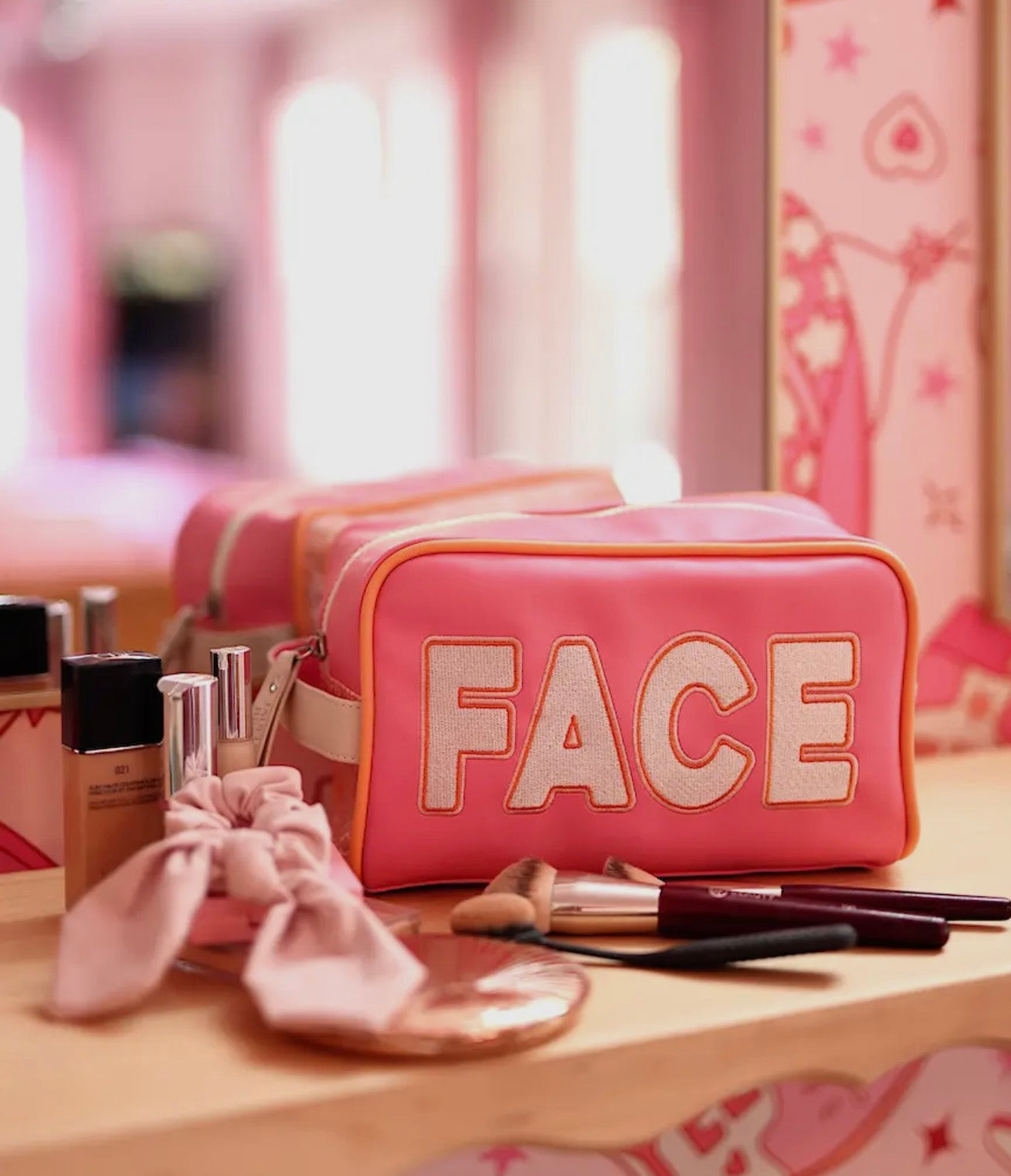 FACE cosmetic bag with handle